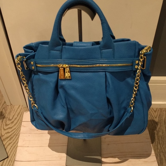 Beautiful faux leather bag by Olivia +Joy🌼🍀🌸 - Picture 2 of 11